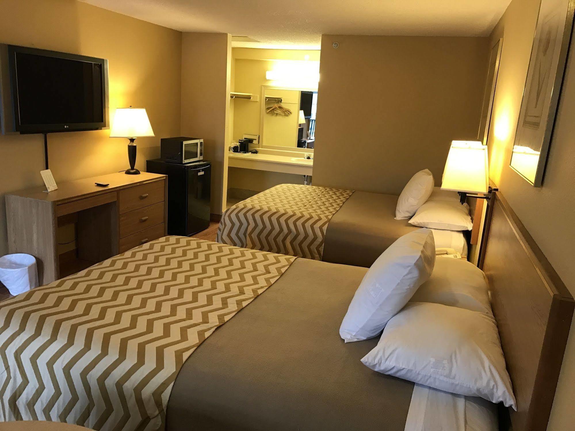 Travelodge By Wyndham Tacoma Near Mcchord Afb Exterior foto