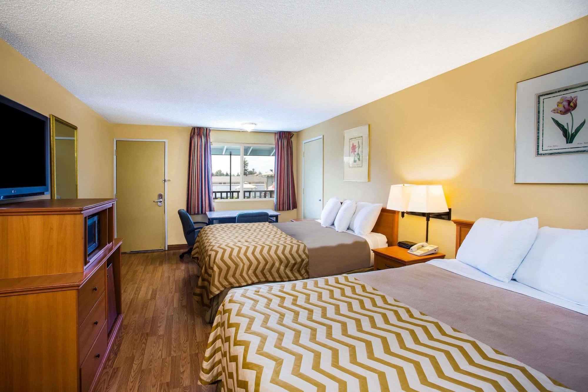 Travelodge By Wyndham Tacoma Near Mcchord Afb Exterior foto